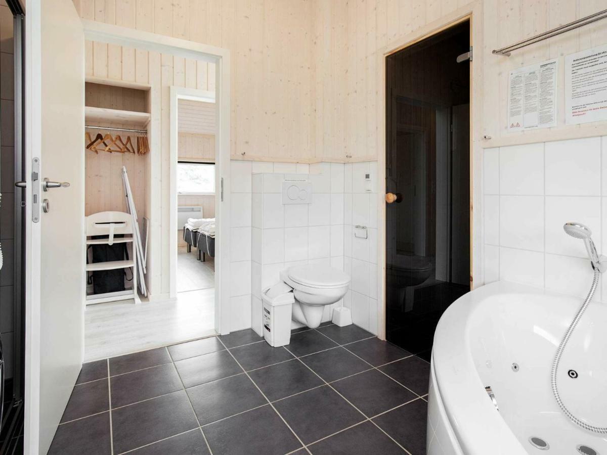 8 Person Holiday Home In Gro Enbrode Großenbrode Exterior foto